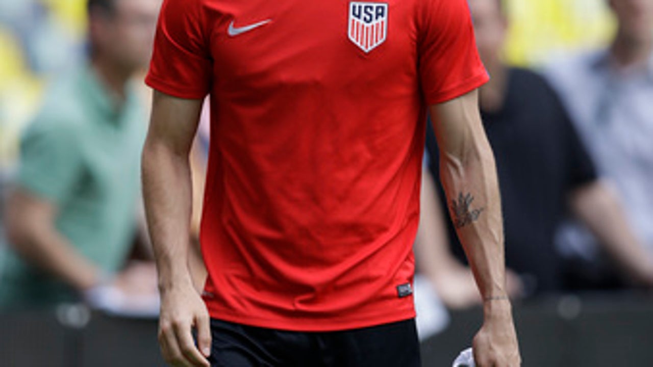 US players thinking of 3 points in Mexico, not border wall